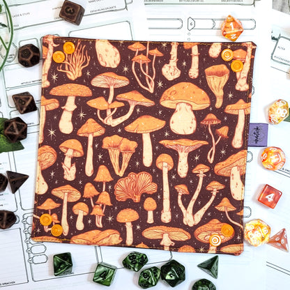 Mushrooms foldable dice mat S