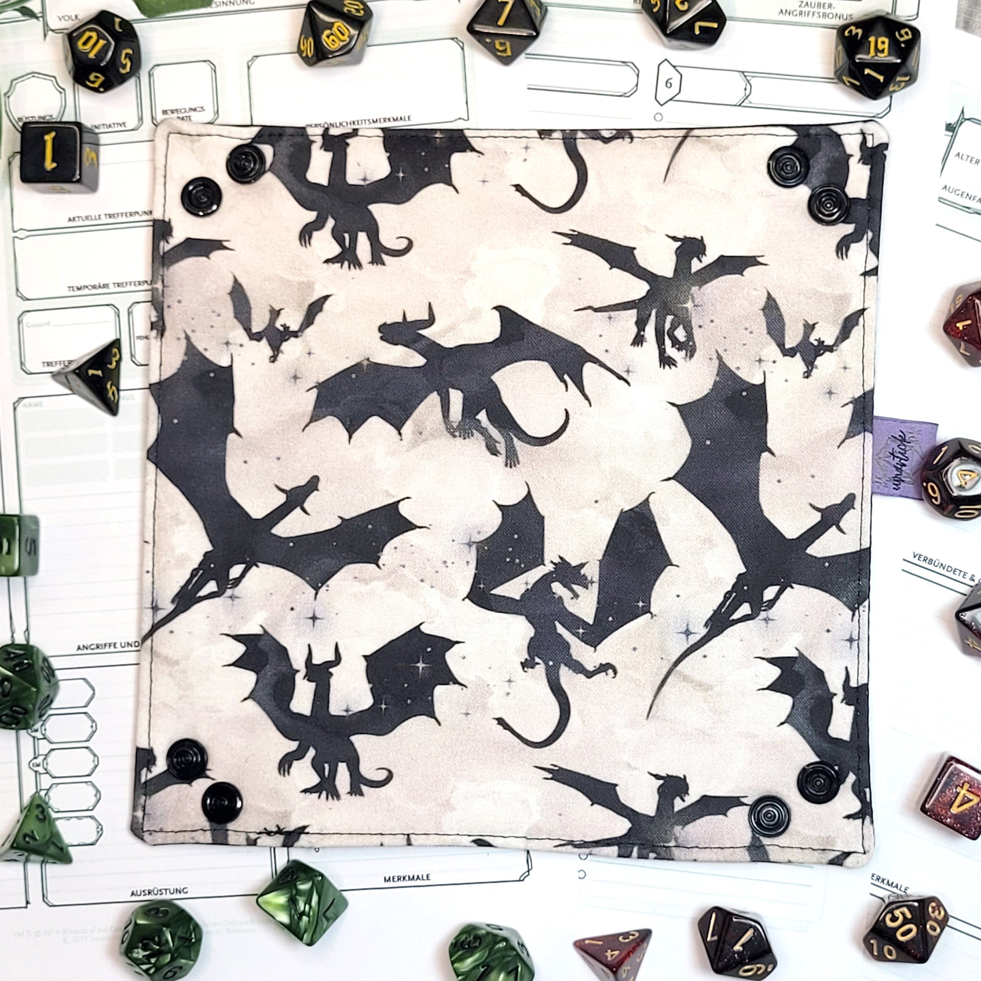 Dragons foldable dice mat S